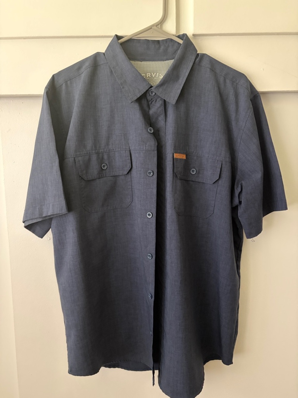 Orvis Short-Sleeve Button-Down Shirt in Navy